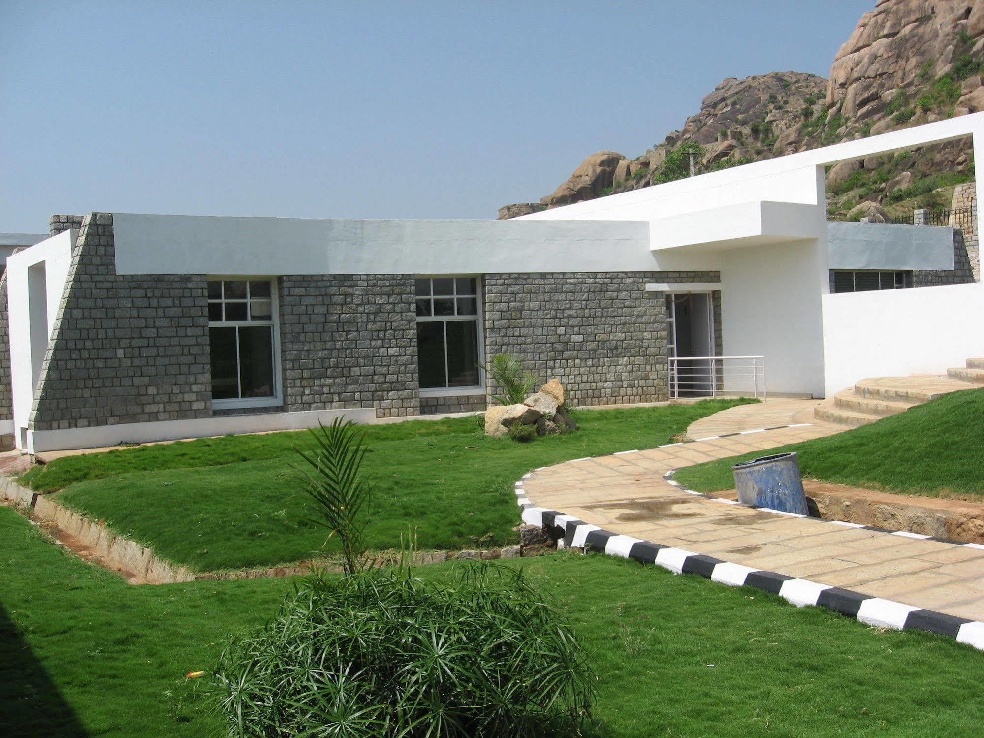 Kstdc Hotel Mayura Yatrinivas Mysuru Zewnętrze zdjęcie